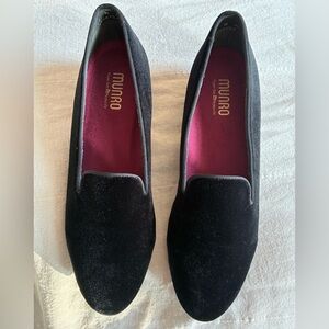 Munro Black Velvet Smoking Slipper Slip-on Cerise Style size 11 Elegant Classic